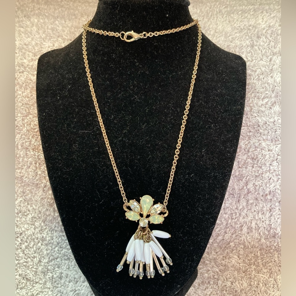 Pretty costume jewelry necklace